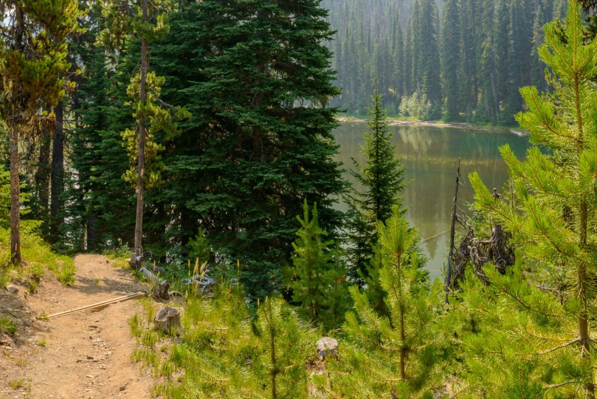 Bella Vista lake trail